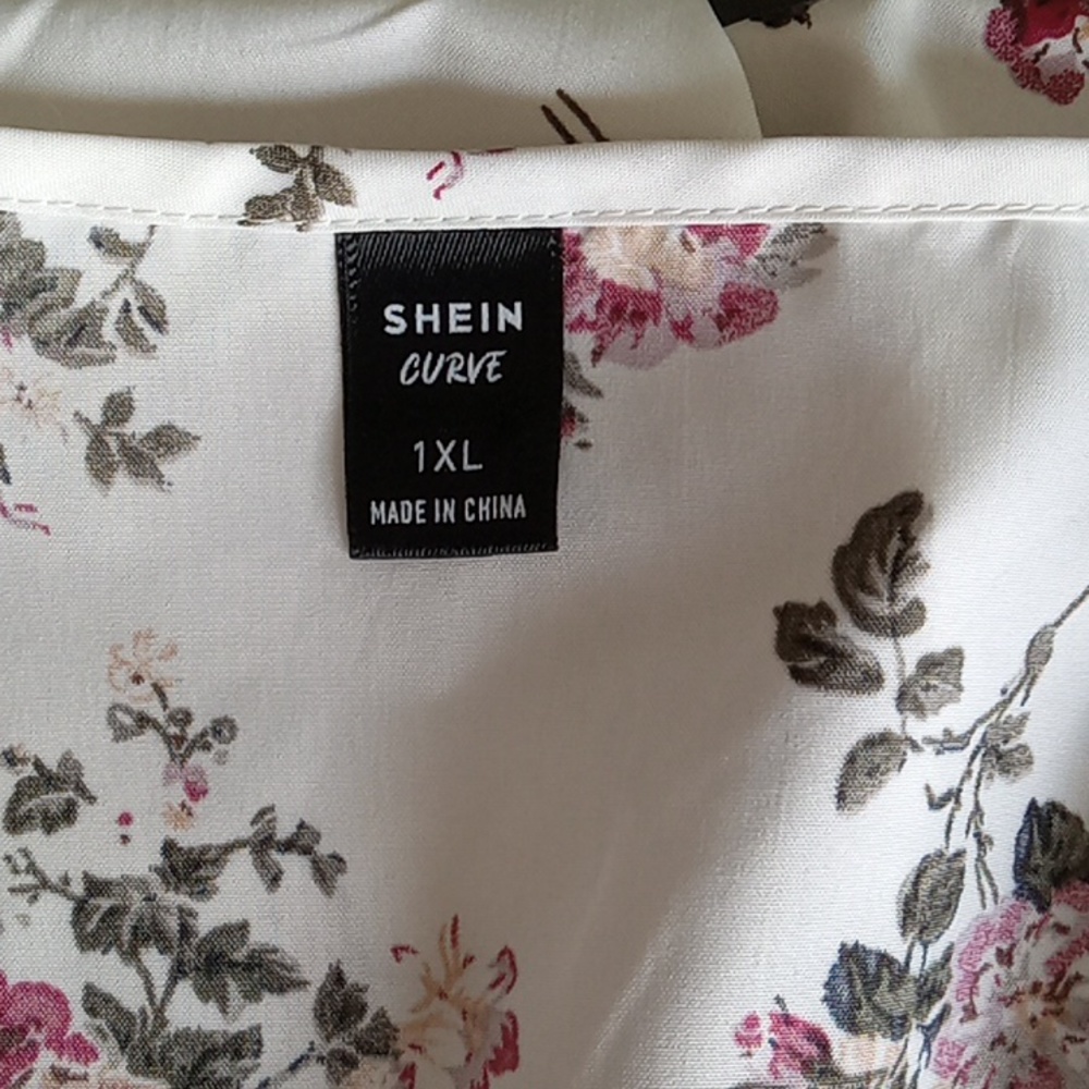 Shein curve Dress - Picture 7 of 8